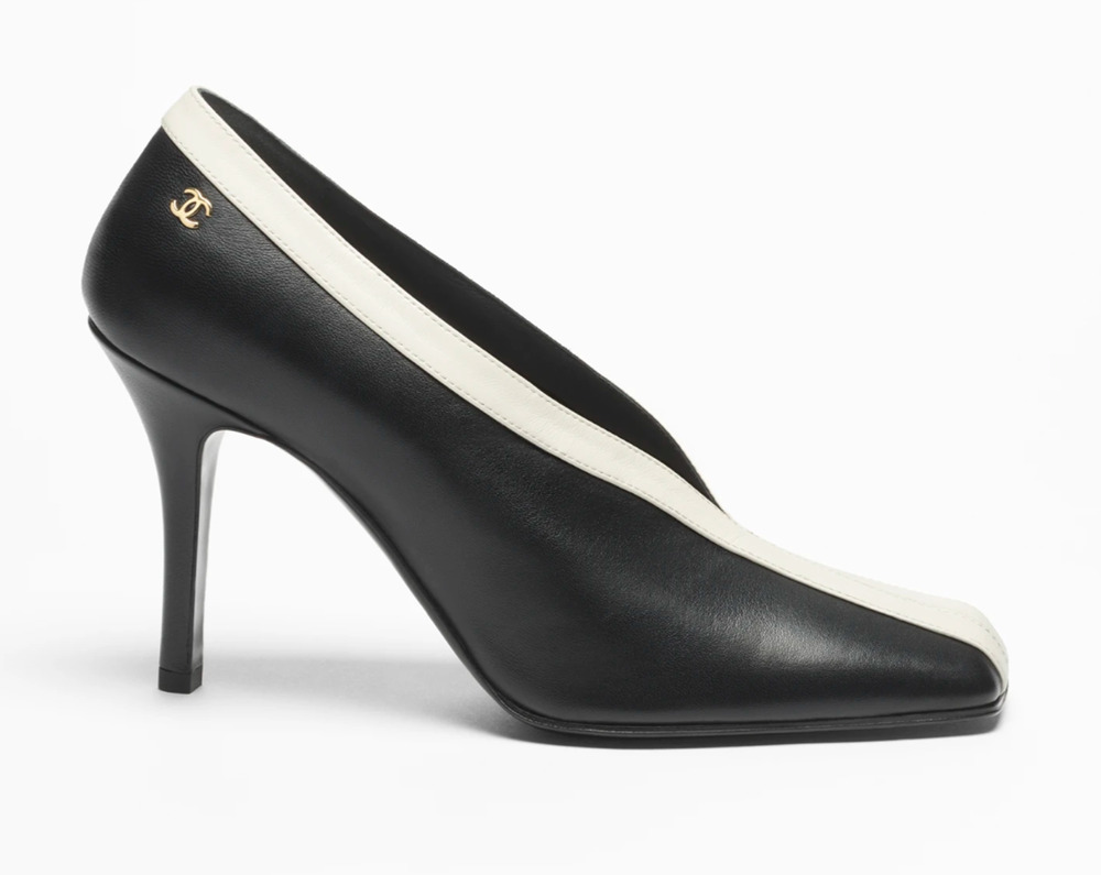 Chanel 26S Blazy Black Ivory White Lambskin Leather CC Gold Square Heel Pump 38